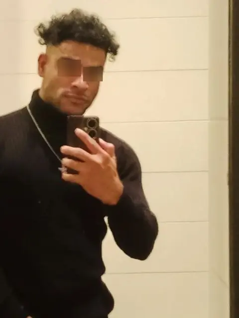 Photo de profil d'un homme adulte